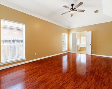 4111 Surreydon Drive - Photo Thumbnail 19