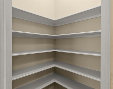 4111 Surreydon Drive - Photo Thumbnail 14
