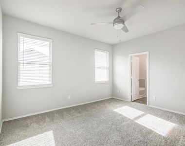 9304 Colonial Bent Court - Photo Thumbnail 10