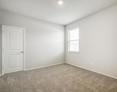 9304 Colonial Bent Court - Photo Thumbnail 17