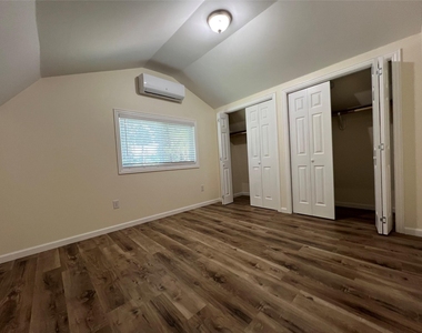 436 Shadywood Drive - Photo Thumbnail 9