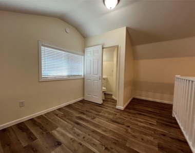 436 Shadywood Drive - Photo Thumbnail 12