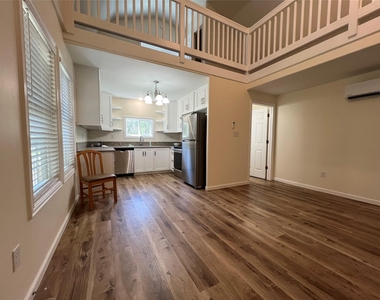 436 Shadywood Drive - Photo Thumbnail 2