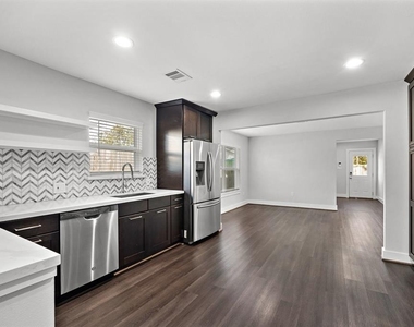 1511 Mcneil Street - Photo Thumbnail 4
