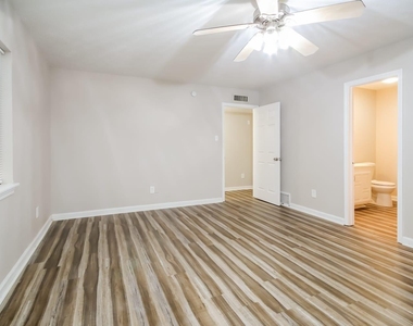 16835 Grampin Drive - Photo Thumbnail 9