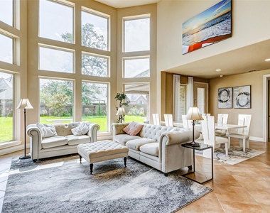 16214 Canova Hill Lane - Photo Thumbnail 10