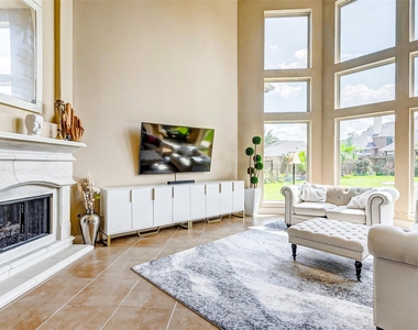 16214 Canova Hill Lane - Photo Thumbnail 11