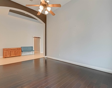 5422 Linden Rose Lane - Photo Thumbnail 7
