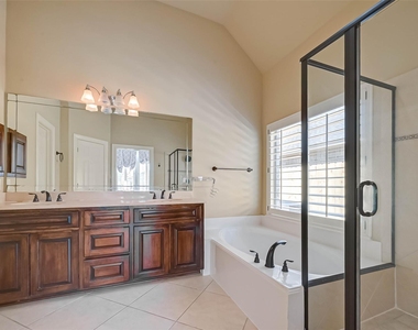 5422 Linden Rose Lane - Photo Thumbnail 41