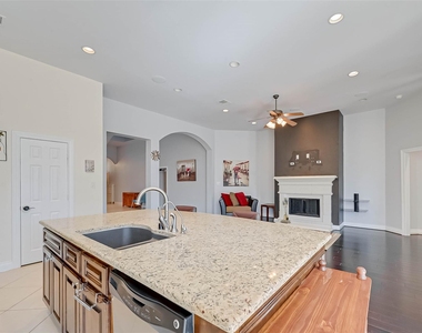 5422 Linden Rose Lane - Photo Thumbnail 19