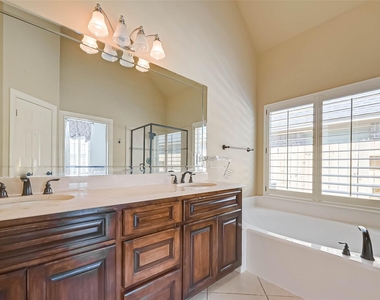 5422 Linden Rose Lane - Photo Thumbnail 42