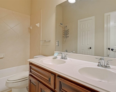 5422 Linden Rose Lane - Photo Thumbnail 27