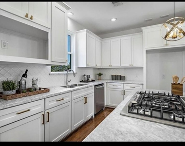 1521 Laird Street - Photo Thumbnail 7