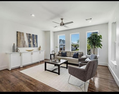 1521 Laird Street - Photo Thumbnail 4