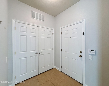 1626 Peregrine Circle - Photo Thumbnail 6