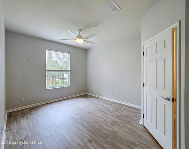 1626 Peregrine Circle - Photo Thumbnail 12