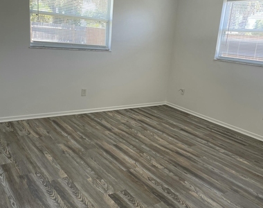 60 Barbados Drive - Photo Thumbnail 11