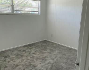 60 Barbados Drive - Photo Thumbnail 12