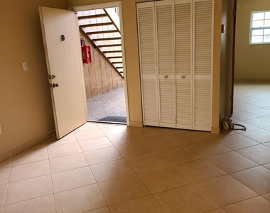131 Bristol Court - Photo Thumbnail 2
