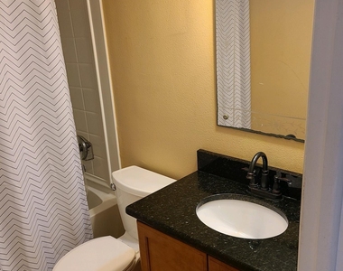 131 Bristol Court - Photo Thumbnail 4