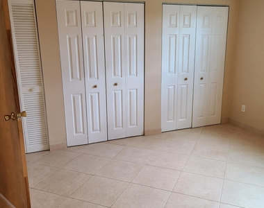 131 Bristol Court - Photo Thumbnail 6