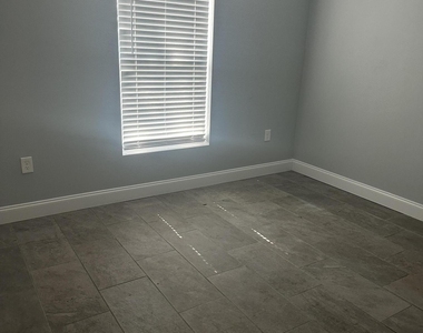4445 Alpine Lane - Photo Thumbnail 11