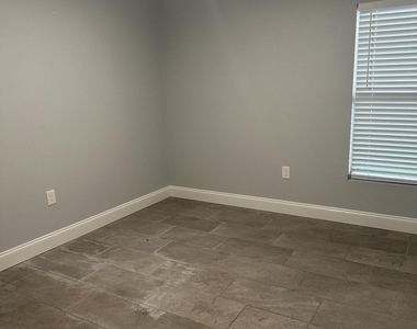 4445 Alpine Lane - Photo Thumbnail 9