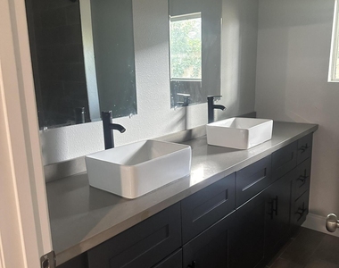 4445 Alpine Lane - Photo Thumbnail 5