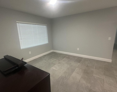 4445 Alpine Lane - Photo Thumbnail 3
