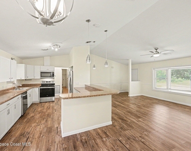 1242 Laconia Street - Photo Thumbnail 3