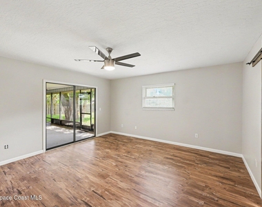 1242 Laconia Street - Photo Thumbnail 9