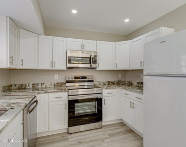 201 Jefferson Avenue Nw - Photo Thumbnail 7