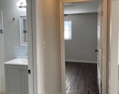 1907 Fletcher Street - Photo Thumbnail 12