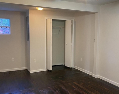 1907 Fletcher Street - Photo Thumbnail 14