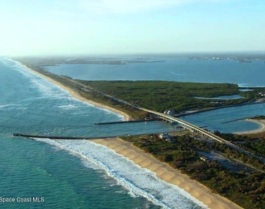 145 Rita Boulevard - Photo Thumbnail 7