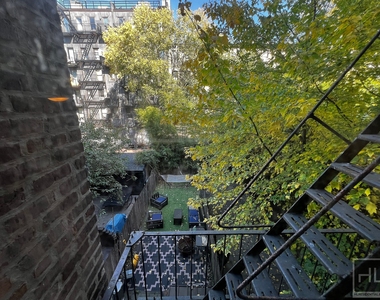 East 5th Street - Photo Thumbnail 1