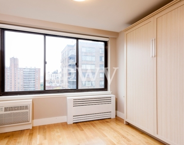 792 Columbus Avenue - Photo Thumbnail 4