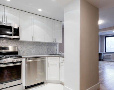 792 Columbus Avenue - Photo Thumbnail 5