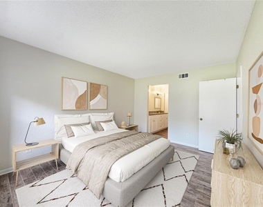 484 Santa Cruz Place Ne - Photo Thumbnail 3