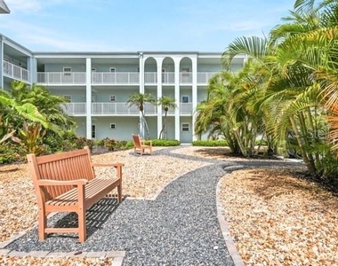 1706 Belleair Forest Drive - Photo Thumbnail 32