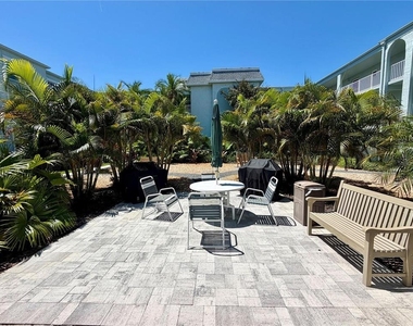 1706 Belleair Forest Drive - Photo Thumbnail 36