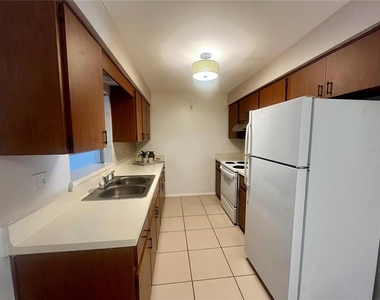 705 Bayou Avenue - Photo Thumbnail 5