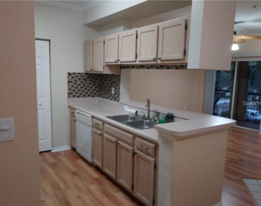 5620 Pinnacle Heights Circle - Photo Thumbnail 3