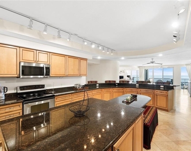 1350 Gulf Boulevard - Photo Thumbnail 4