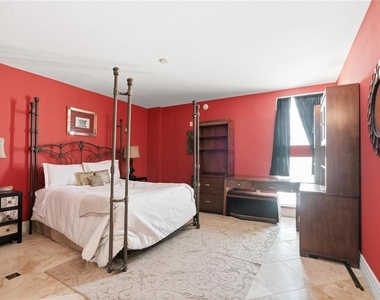 1350 Gulf Boulevard - Photo Thumbnail 14