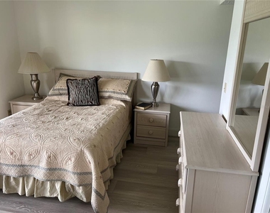 333 Woodlake Wynde - Photo Thumbnail 13