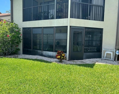 333 Woodlake Wynde - Photo Thumbnail 32