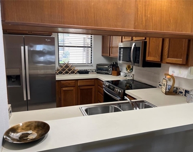 333 Woodlake Wynde - Photo Thumbnail 12