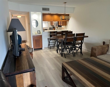 333 Woodlake Wynde - Photo Thumbnail 10