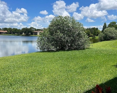 333 Woodlake Wynde - Photo Thumbnail 30